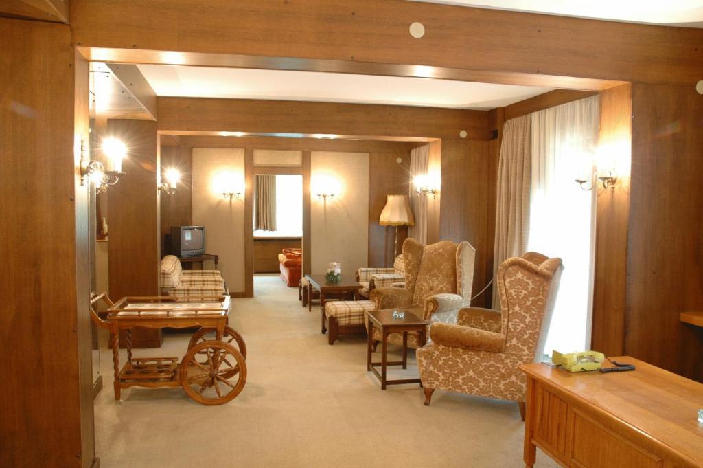 Sumarice Hotel Kragujevac Ngoại thất bức ảnh